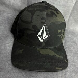 Volcom Hat Flex Fit Camo Camouflage Green Logo Surfer NEW (?)